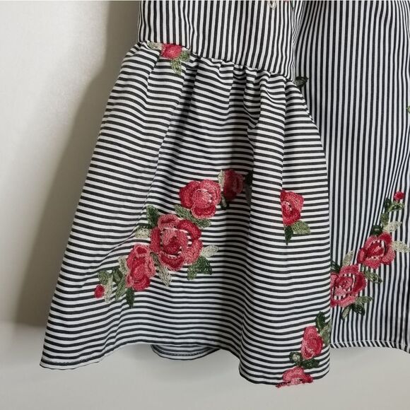 Calvin Klein Floral Embroidered  Button Up Blouse - Picture 6 of 14